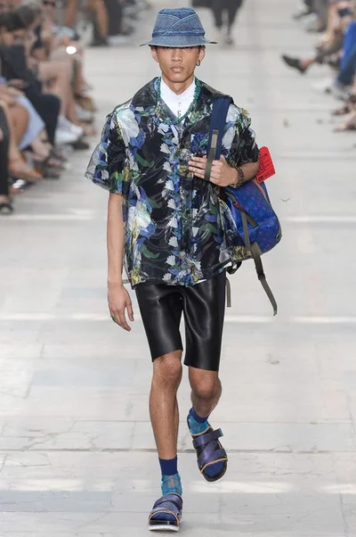 Look 3